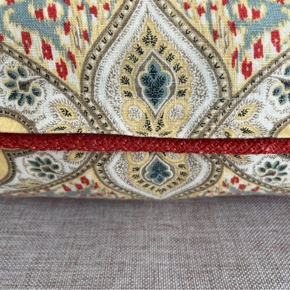 KRAVET LATIKA CIRCUS LUMBAR PILLOWS WITH DOWN INSERTS | SET OF 2 | EUC - Picture 4 of 5